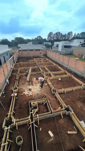 Pedreiro disponível para empreita e na diária!