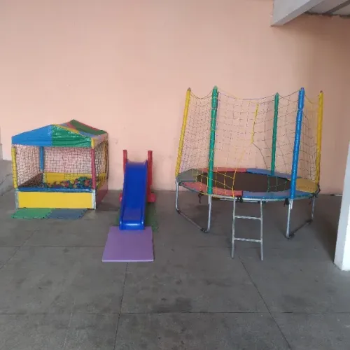 Locação de Cama Elástica e Piscina de Bolinhas - Diversão Segura Para a Festa!