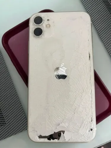 VENDO TAMPA TRASEIRA IPHONE 11