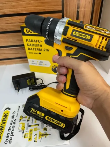 Parafusadeira 21v duas baterias maleta acessórios