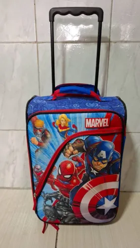 Vendo mochilas 3D de rodinha em ótimo estado apartir de 30reais