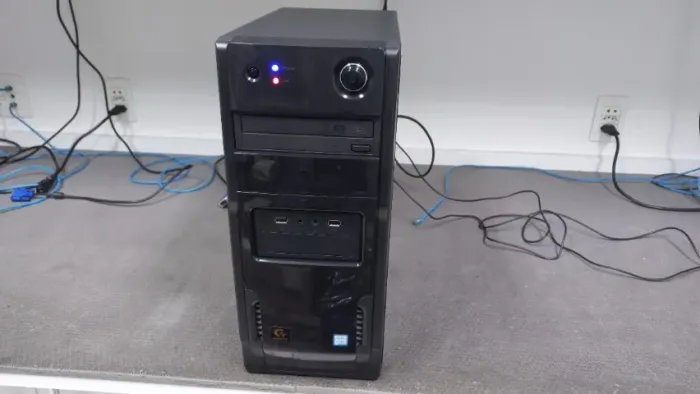 Computador desktop com processador i5-7400 SSD 480GB e 8GB DDR4