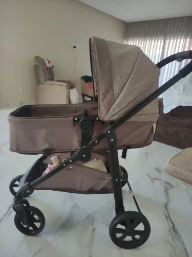 Carrinho de bebê e bebê conforto sytem travel