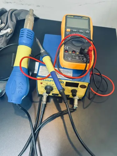 Multímetro + estacão de solda 