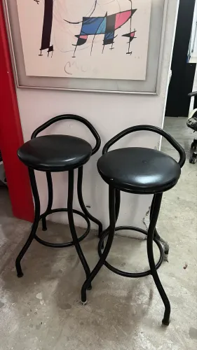 banquetas novas pretas