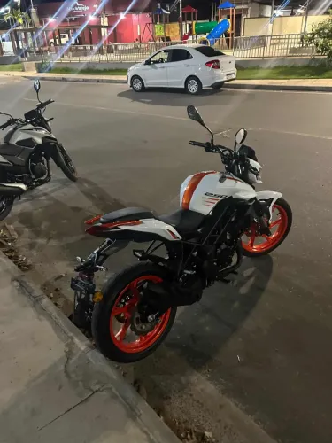 Shineray flash muito nova 