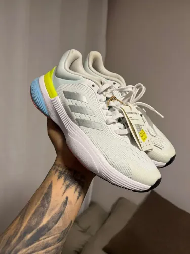 Adidas Response Super Original número 34?