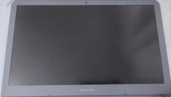 Tela LED Samsung 15.6" Slim com Moldura e Dobradiças para NP350XAA e NP550XAA