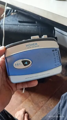 Walkman Toca Fitas Höher K1811 Com Rádio Am/fm - Auto Reverse