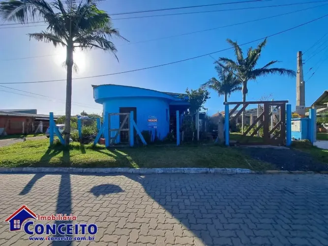 C177 - Imóvel composto de 02 dormitórios e 04 kitnets no Balneário Mariluz