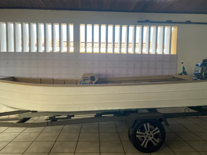 Vendo lancha em alumínio com motor Yamaha 30HP R$ 28.000,00