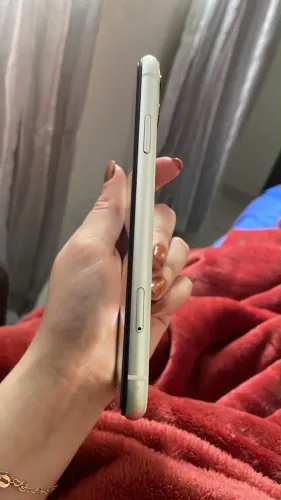 Vendo iPhone 11 de 128gb branco (só venda)