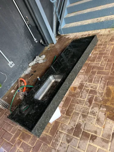 Pia de cozinha em granito 2mt