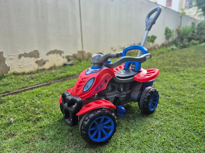 Quadriciclo Infantil 2 em 1 - Passeio e Pedal (Conservado)