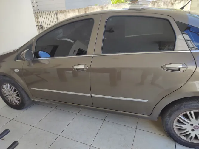 Fiat Linea 1.9/ HLX 1.9/ 1.8 Flex 16V 4P 2011