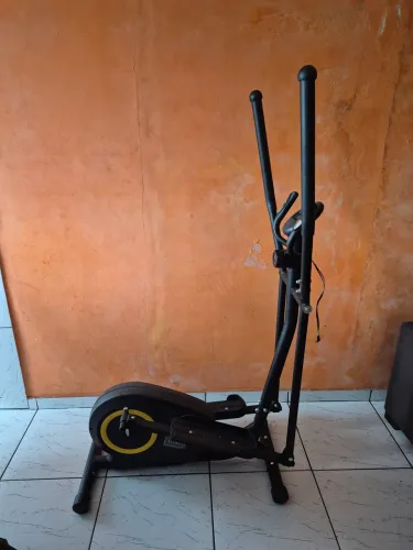 Bicicleta Aparelho Elíptico Magnético da Marca WCT Fitness, modelo 441502