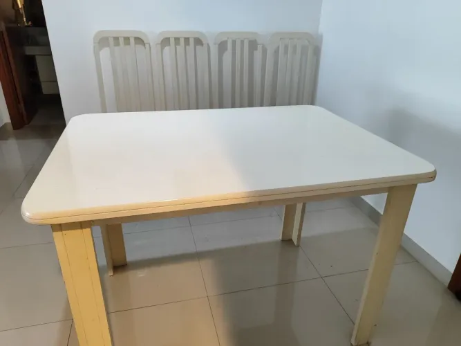 Mesa madeira c/04 cadeiras