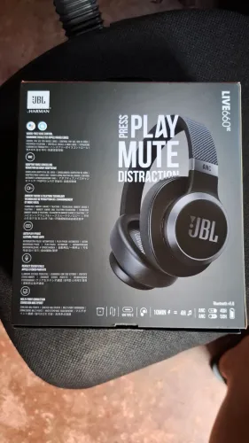 Fone De Ouvido Jbl LIVE 660NC.