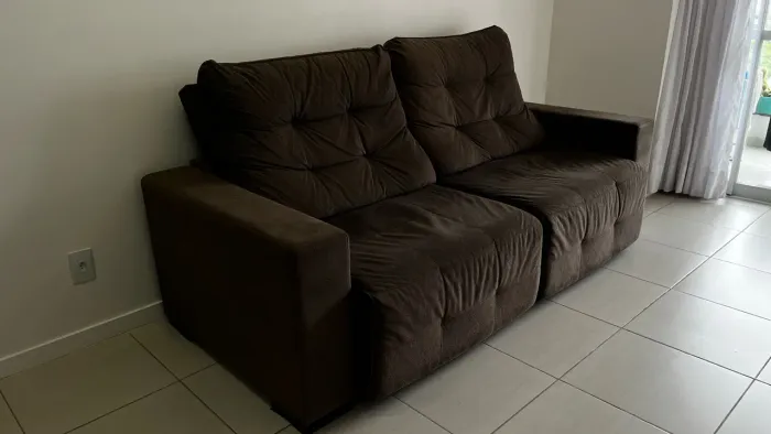 Sofá retrátil e reclinável