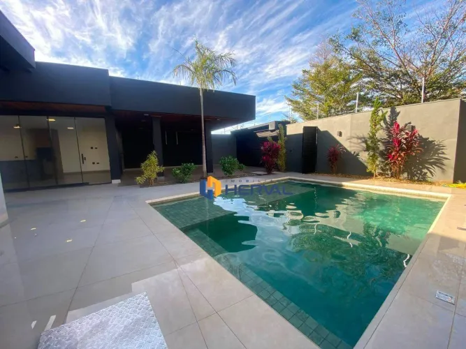 Casa com 3 suítes à venda, 235 m² por R$ 1.900.000 - Jardim Munique - Maringá/PR