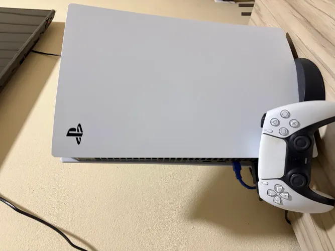 Vende-se Playstation 5 fat - midia física e digital