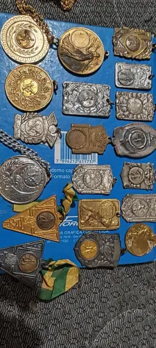 Coleção de 19 medalhas esportivas e escolares brasileiras antigas anos1960/70