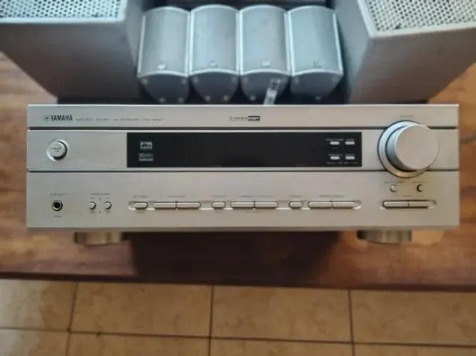 Reciever Yamaha HTR-5630 + Subwoofer + Caixas de Som