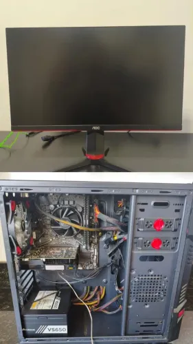 Pc gamer com monitor, controle, mousepad, teclado headset e mouse
