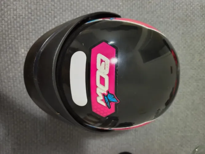 Capacete de moto feminino - Tamanho 56 - Novo, usado só 2x!
