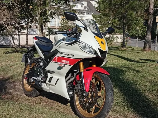 Yamaha R3 Edição Limitada MotoGP