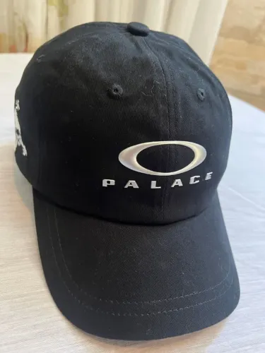 boné oakley x palace