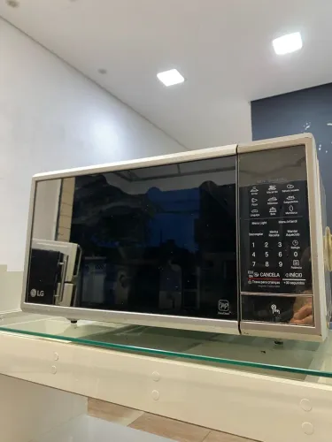 Microondas LG espelhado