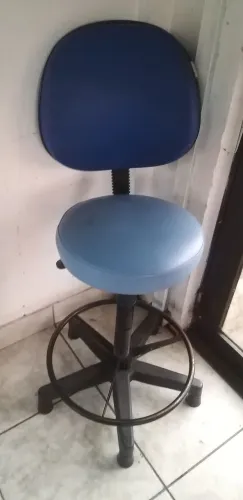 Cadeira vigilante alta. 