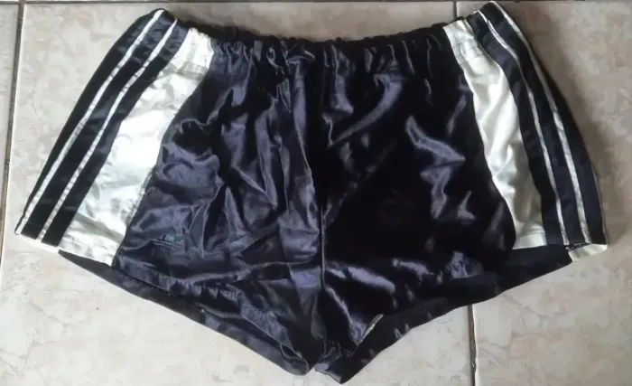 Calção do Botafogo Marca Adidas Oficial Anos 70 / 80<br>Raro Preto Liso M