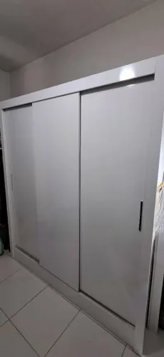 Guarda roupa branco