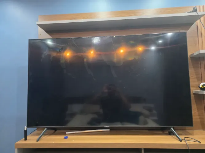 Smart TV samsung 65" tela quebrada