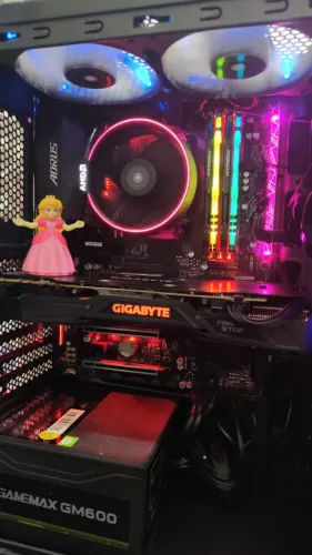PC Gamer Ryzen7 32 GB 1TB GTX 1070 TI