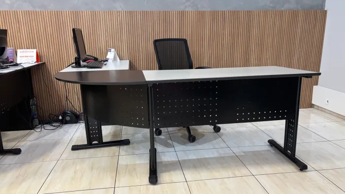 Mesa para escritório grande