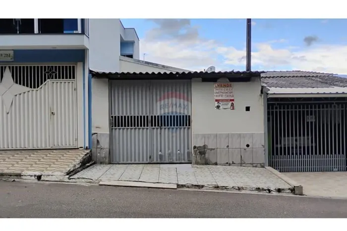 1 QUARTO 1 BANHEIRO CASA