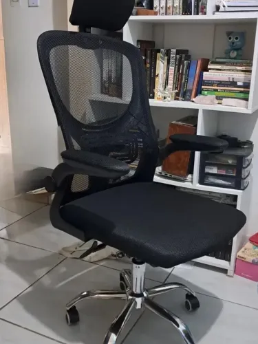 Cadeira de Escritório Ergonômica com Encosto em Tela - NOVA