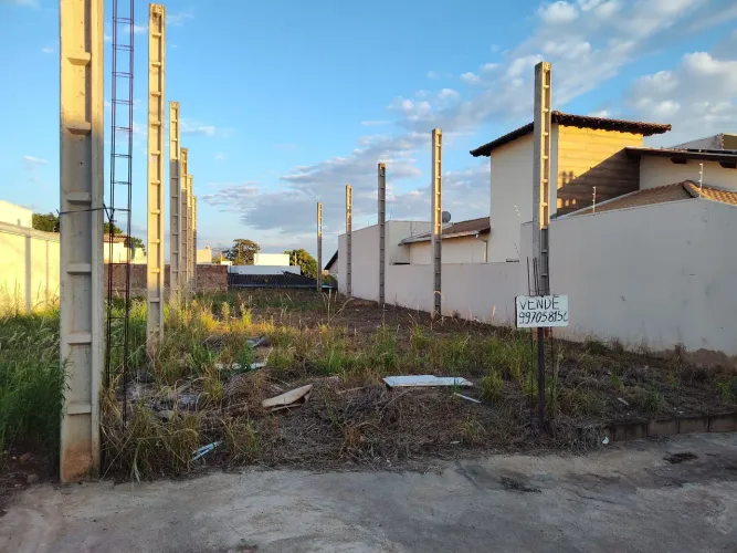 Terreno para barracão, casa ou kitnet.