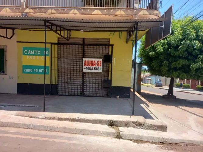 Aluga-se ponto comercial