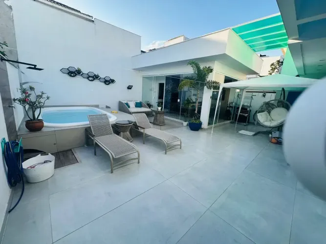Vale dos Cristais. Excelente oportunidade! Casa linear 3 qts(suíte), área de lazer, piscin