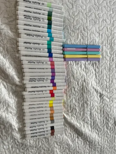 Canetinha da Faber castell Tom pastel e marcador acrílico 36 cores