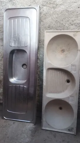 Vendo uma pia de inox e uma lavanderia 