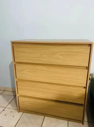 Vendo cômoda com dois meses de uso, em perfeito estado.