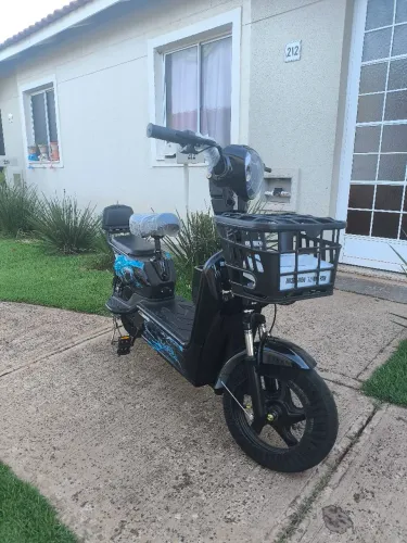Scooter elétrica 