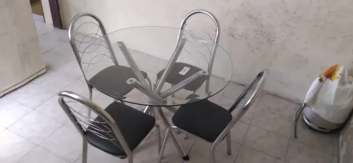 Mesa Volga com tampo de vidro 
