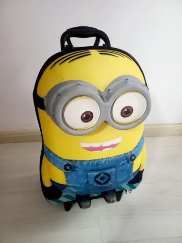 Mochila Minions 3D com rodinhas inteligentes