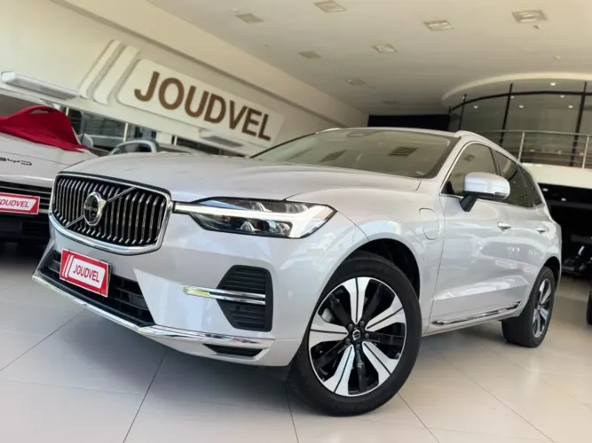Volvo XC 90 T-6 Momentum 2.0 320cv 5P 2024